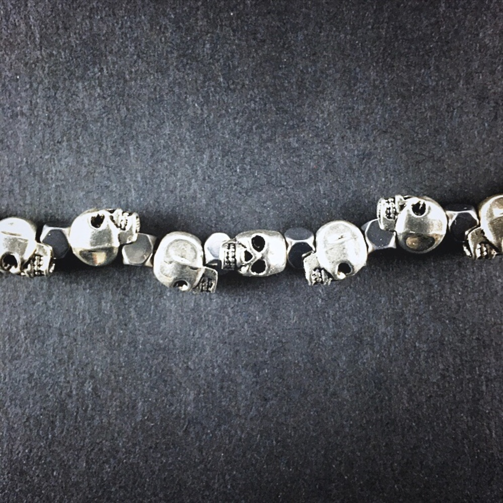 20” Silver Skull & Hematite Beaded Necklace Chain - Picture 4 of 5